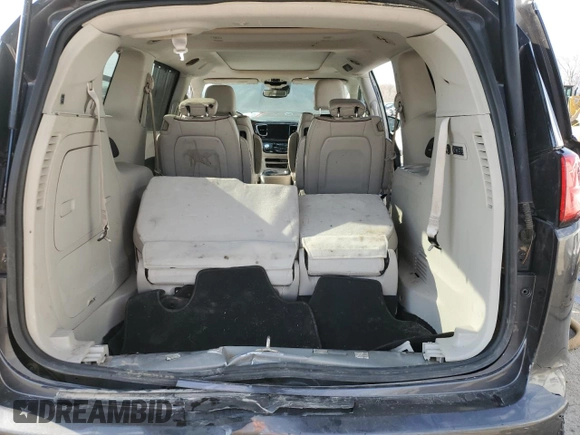 2017 Chrysler Pacifica Limited with VIN 2C4RC1GG2HR836062, listed as a Copart auction lot 50992405 with 135,333 mi miles and Salvage Title. Bid and sale history available at DreamBid. Image 6.