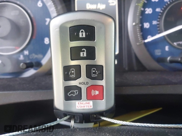 2015 Toyota Sienna XLE with VIN 5TDYK3DC8FS639221, listed as a IAAI auction lot 41891188 with 195,610 mi miles. Bid and sale history available at carsss.com. Image 11.