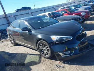 2015 Kia Cadenza Premium z VIN KNALN4D78F5180561, wystawiony jako IAAI lot #40914828 z przebiegiem 146 006 mil mil oraz . Historia ofert i sprzedaży dostępna na DreamBid. Obrazek 1.