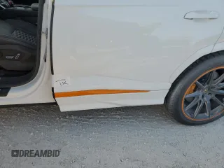2020 Lamborghini Urus z VIN ZPBUA1ZL3LLA10132, wystawiony jako Copart lot #75569384 z przebiegiem Nie podano mil oraz Nie do naprawy. Historia ofert i sprzedaży dostępna na DreamBid. Obrazek 13.