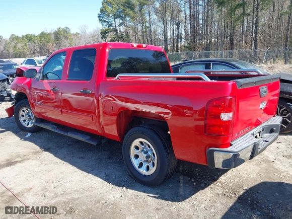 2007 Chevrolet Silverado 1500 LT w/1LT with VIN 2GCEC13C971720713, listed as a IAAI auction lot 41631983 with 111,020 mi miles. Bid and sale history available at carsss.com. Image 3.