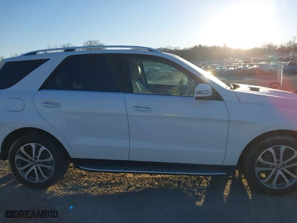 2018 Mercedes-Benz GLE with VIN 4JGDA5HB8JB041026, listed as a IAAI auction lot 41427715 with NaN miles. Bid and sale history available at carsss.com. Image 13.