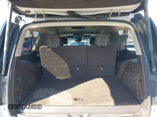 2017 GMC Yukon XL Denali with VIN 1GKS2HKJ5HR355961, listed as a IAAI auction lot 41509991 with 204,474 mi miles. Bid and sale history available at carsss.com. Image 18.