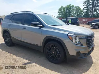 2024 GMC Terrain SLE z VIN 3GKALMEG9RL383045, wystawiony jako IAAI lot #42066807 z przebiegiem 10 099 mil mil oraz . Historia ofert i sprzedaży dostępna na DreamBid. Obrazek 1.