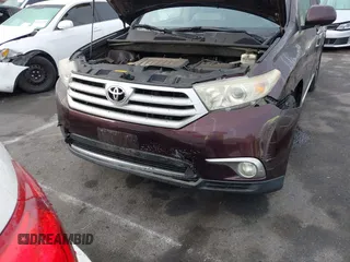 2011 Toyota Highlander Limited with VIN 5TDYK3EH2BS024104, listed as a IAAI auction lot 40974692 with 438,182 mi miles and . Bid and sale history available at DreamBid. Image 6.