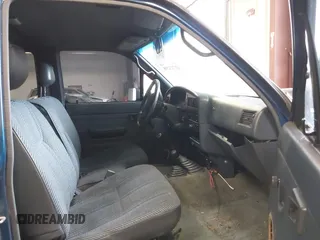 1995 Toyota Pickup с VIN JT4RN13P3S6071569, выставлен на аукционе IAAI как лот 41713298 с пробегом 233 817 миль миль и . История ставок и продаж доступна на DreamBid. Изображение 5.