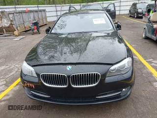 2013 BMW 5 Series 535i xDrive z VIN WBAFU7C58DDU75728, wystawiony jako IAAI lot #42237444 z przebiegiem 113 156 mil mil oraz . Historia ofert i sprzedaży dostępna na DreamBid. Obrazek 12.