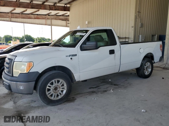 2010 Ford F-150 XL с VIN 1FTMF1CW2AKA46442, выставлен на аукционе Copart как лот 61101535 с пробегом 85 411 миль миль и Чистый • Clean title. История ставок и продаж доступна на DreamBid. Изображение 1.