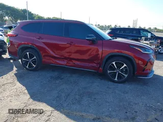 2022 Toyota Highlander XSE z VIN 5TDLZRAH6NS137265, wystawiony jako IAAI lot #41300574 z przebiegiem 35 846 mil mil oraz . Historia ofert i sprzedaży dostępna na DreamBid. Obrazek 1.