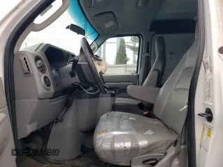 2013 Ford Econoline Cargo Commercial с VIN 1FTNE2EW8DDB03942, выставлен на аукционе Copart как лот 81302434 с пробегом 126 461 миль миль и Списание • Salvage title. История ставок и продаж доступна на DreamBid. Изображение 7.