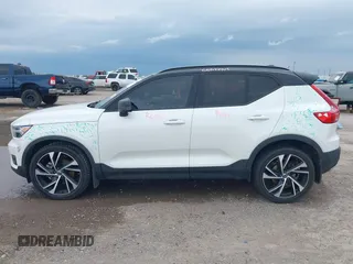 2019 Volvo XC40 R-Design with VIN YV4162UM6K2085605, listed as a IAAI auction lot 42365891 with 92,370 mi miles and . Bid and sale history available at DreamBid. Image 14.