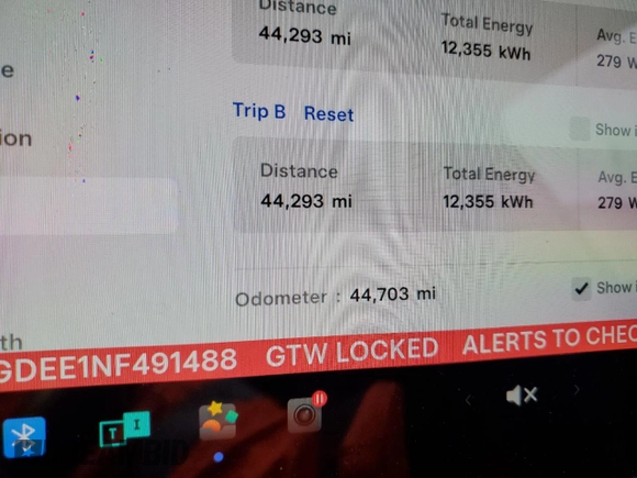 2022 Tesla Model Y Long Range with VIN 7SAYGDEE1NF491488, listed as a Copart auction lot 49266945 with 44,703 mi miles and Salvage Title. Bid and sale history available at carsss.com. Image 9.