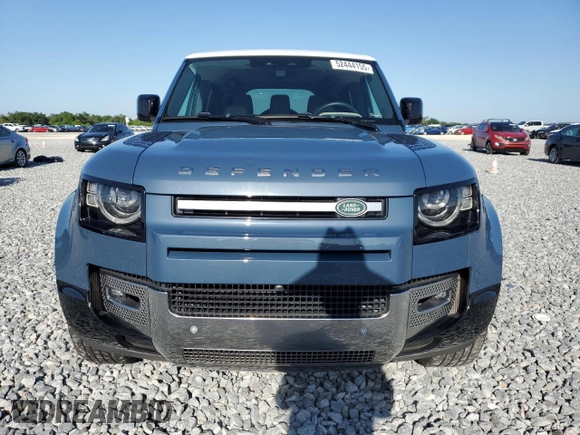 2022 Land Rover Defender SE with VIN SALEPERU8N2067390, listed as a Copart auction lot 52444155 with 35,165 mi miles and Salvage title. Bid and sale history available at DreamBid. Image 5.