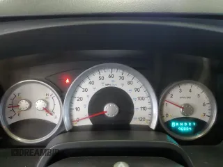 2008 Dodge Dakota SLT z VIN 1D7HW48K68S619433, wystawiony jako Copart lot #57327015 z przebiegiem 96 804 mil mil oraz Czysty tytuł • Clean title. Historia ofert i sprzedaży dostępna na DreamBid. Obrazek 9.