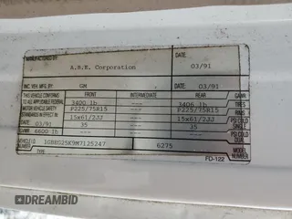 1991 Chevrolet Chevy Van z VIN 1GBEG25K9M7125247, wystawiony jako Copart lot #75549674 z przebiegiem 108 756 mil mil oraz Czysty tytuł • Clean title. Historia ofert i sprzedaży dostępna na DreamBid. Obrazek 13.