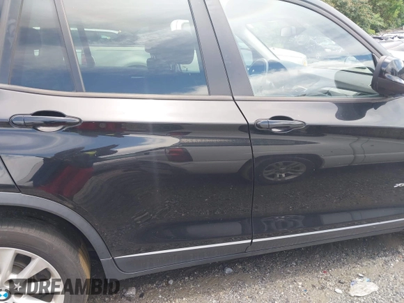2014 BMW X3 xDrive28i z VIN 5UXWX9C54E0D40939, wystawiony jako IAAI lot #42468079 z przebiegiem Nie podano mil oraz . Historia ofert i sprzedaży dostępna na DreamBid. Obrazek 13.