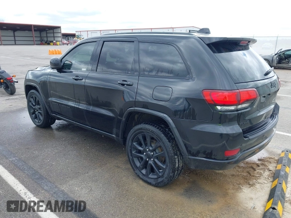 2018 Jeep Grand Cherokee Laredo with VIN 1C4RJFAG7JC468391, listed as a IAAI auction lot 42010443 with 91,585 mi miles and . Bid and sale history available at DreamBid. Image 3.