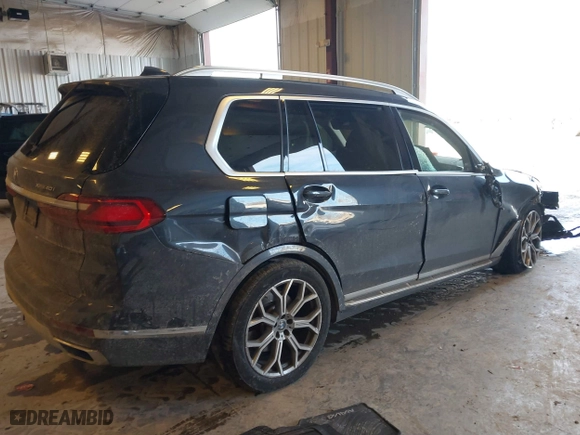 2021 BMW X7 xDrive40i with VIN 5UXCW2C09M9E94039, listed as a IAAI auction lot 41473138 with 1 mi miles. Bid and sale history available at carsss.com. Image 4.