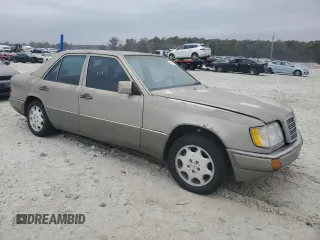 1995 Mercedes-Benz E Class with VIN WDBEA32E3SC269106, listed as a Copart auction lot 79201154 with 218,055 mi miles and Clean Title. Bid and sale history available at carsss.com. Image 4.