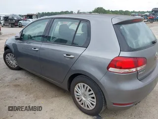 2011 Volkswagen Golf z VIN WVWDA9AJ8BW009300, wystawiony jako IAAI lot #42480823 z przebiegiem 108 645 mil mil oraz . Historia ofert i sprzedaży dostępna na DreamBid. Obrazek 13.
