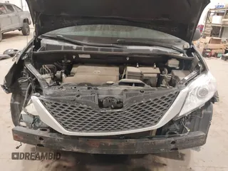2011 Toyota Sienna SE with VIN 5TDXK3DC6BS112848, listed as a IAAI auction lot 41506859 with 298,533 mi miles. Bid and sale history available at carsss.com. Image 6.