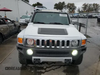 2009 Hummer H3 SUV with VIN 5GTEN13E298115856, listed as a Copart auction lot 81994024 with 303,563 mi miles and Clean Title. Bid and sale history available at carsss.com. Image 5.