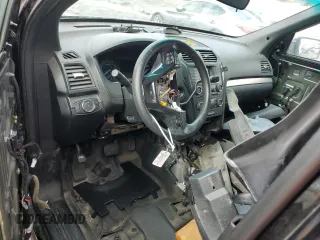 2017 Ford Police Interceptor Utility z VIN 1FM5K8AR6HGB33761, wystawiony jako Copart lot #43651195 z przebiegiem Nie podano mil oraz Tytuł czysty. Historia ofert i sprzedaży dostępna na DreamBid. Obrazek 8.