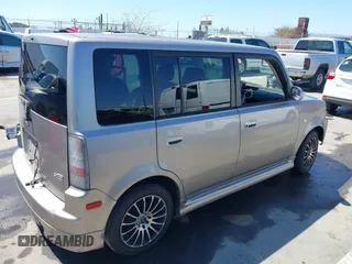 2005 Scion xB with VIN JTLKT324750202444, listed as a IAAI auction lot 41999054 with 187,113 mi miles. Bid and sale history available at carsss.com. Image 4.