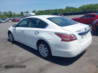 2015 Nissan Altima S with VIN 1N4AL3AP7FN897201, listed as a IAAI auction lot 42026527 with 192,944 mi miles and . Bid and sale history available at carsss.com. Image 3.
