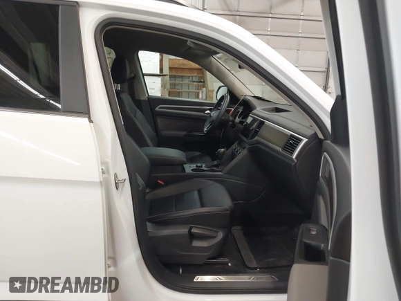 2021 Volkswagen Atlas SE z VIN 1V2HR2CA3MC539997, wystawiony jako IAAI lot #41977786 z przebiegiem 77 372 mil mil oraz . Historia ofert i sprzedaży dostępna na DreamBid. Obrazek 5.
