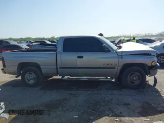 2000 Dodge 1500 with VIN 3B7HC13Y0YM223231, listed as a IAAI auction lot 42001081 with 150,878 mi miles. Bid and sale history available at carsss.com. Image 13.