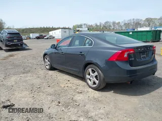 2012 Volvo S60 T5 z VIN YV1622FS4C2144565, wystawiony jako IAAI lot #42114176 z przebiegiem 143 788 mil mil oraz . Historia ofert i sprzedaży dostępna na DreamBid. Obrazek 3.
