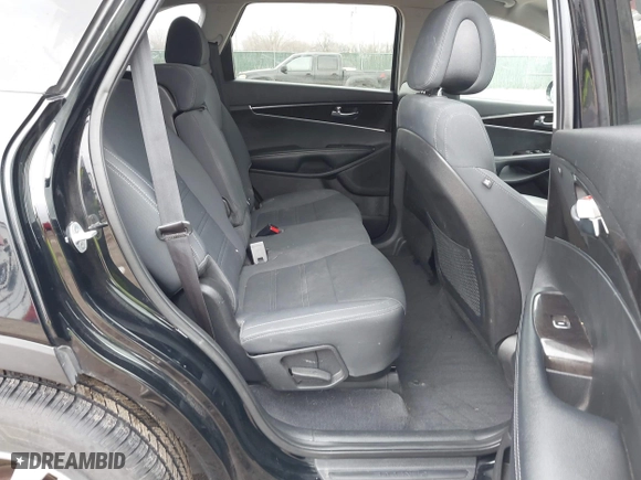 2016 Kia Sorento LX with VIN 5XYPG4A50GG129744, listed as a IAAI auction lot 41711949 with 127,954 mi miles. Bid and sale history available at carsss.com. Image 8.