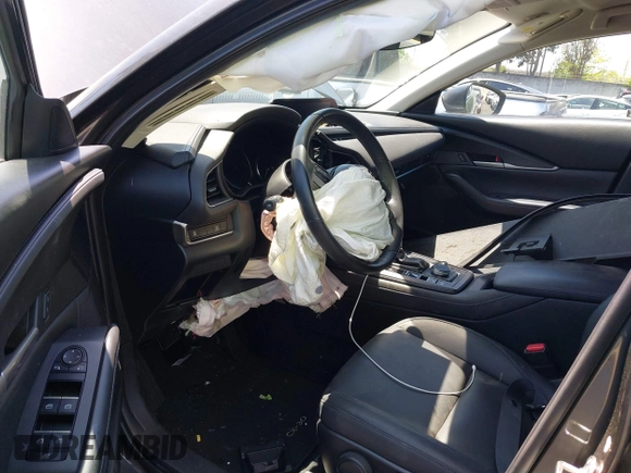 2021 Mazda CX-30 Select z VIN 3MVDMABL3MM233701, wystawiony jako IAAI lot #42086778 z przebiegiem Nie podano mil oraz . Historia ofert i sprzedaży dostępna na DreamBid. Obrazek 18.