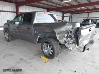 2007 Chevrolet Silverado 1500 LT w/1LT with VIN 3GCEC13027G511536, listed as a IAAI auction lot 41637646 with 204,905 mi miles. Bid and sale history available at carsss.com. Image 3.