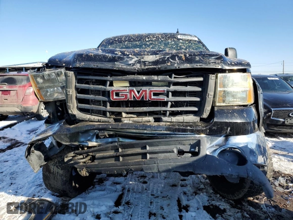 2007 GMC Sierra 2500HD SLT z VIN 1GTHK29647E522613, wystawiony jako Copart lot #42806305 z przebiegiem 253 385 mil mil oraz Szkoda całkowita • Salvage title. Historia ofert i sprzedaży dostępna na DreamBid. Obrazek 5.