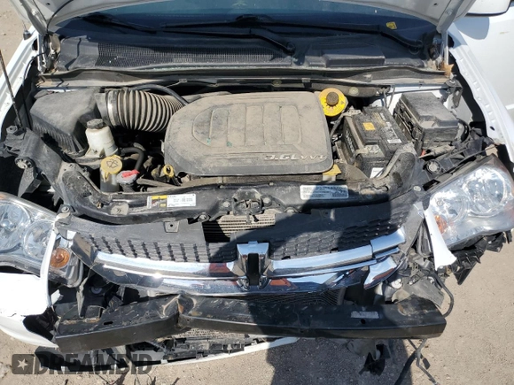 2018 Dodge Grand Caravan SXT z VIN 2C4RDGCG0JR208285, wystawiony jako Copart lot #53359275 z przebiegiem 112 182 mil mil oraz Szkoda całkowita • Salvage title. Historia ofert i sprzedaży dostępna na DreamBid. Obrazek 12.