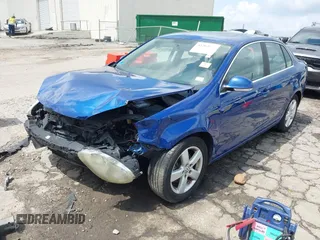 2008 Volkswagen Jetta SE with VIN 3VWRM71K98M141627, listed as a IAAI auction lot 42264826 with 204,525 mi miles and . Bid and sale history available at DreamBid. Image 2.
