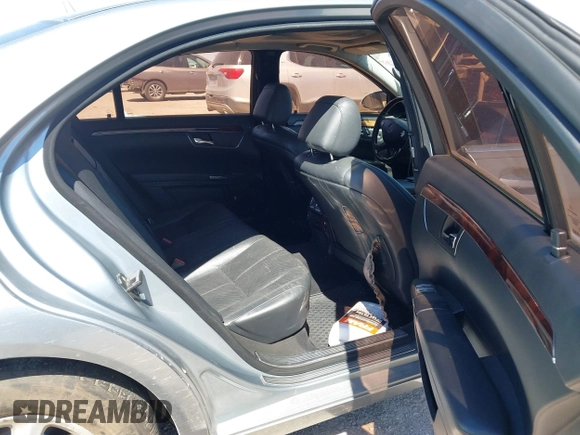 2007 Mercedes-Benz S 550 with VIN WDDNG71X87A070944, listed as a IAAI auction lot 41827529 with 267,847 mi miles and . Bid and sale history available at carsss.com. Image 8.