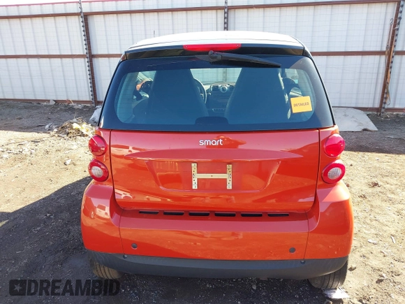 2008 Smart fortwo Pure z VIN WMEEJ31X28K122571, wystawiony jako IAAI lot #41680541 z przebiegiem 63 673 mil mil oraz . Historia ofert i sprzedaży dostępna na DreamBid. Obrazek 16.