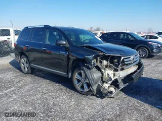 2011 Toyota Highlander Limited with VIN 5TDYK3EH1BS028564, listed as a IAAI auction lot 41282900 with 202,677 mi miles. Bid and sale history available at carsss.com. Image 1.