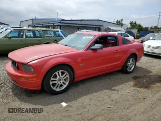 2005 Ford Mustang GT Deluxe z VIN 1ZVHT82H755245736, wystawiony jako Copart lot #59425915 z przebiegiem 200 447 mil mil oraz Czysty tytuł • Clean title. Historia ofert i sprzedaży dostępna na DreamBid. Obrazek 1.