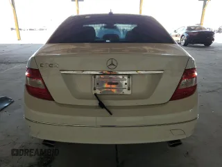 2008 Mercedes-Benz C 300 Sport z VIN WDDGF54X18R031188, wystawiony jako Copart lot #66464765 z przebiegiem 240 411 mil mil oraz Czysty tytuł • Clean title. Historia ofert i sprzedaży dostępna na DreamBid. Obrazek 6.