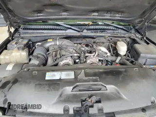 2006 GMC Sierra 2500HD SLT z VIN 1GTHK29DX6E253868, wystawiony jako Copart lot #72678614 z przebiegiem 215 767 mil mil oraz Szkoda całkowita • Salvage title. Historia ofert i sprzedaży dostępna na DreamBid. Obrazek 11.
