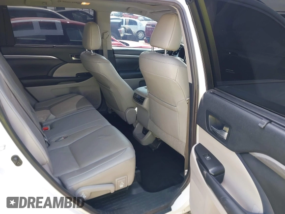 2019 Toyota Highlander Limited with VIN 5TDDZRFH5KS958544, listed as a IAAI auction lot 42094765 with 110,364 mi miles and . Bid and sale history available at DreamBid. Image 8.