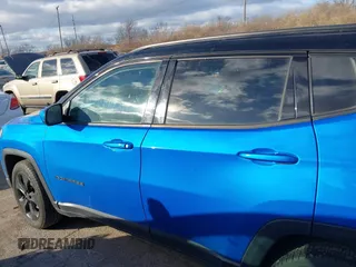 2018 Jeep Compass Latitude with VIN 3C4NJDBB6JT321036, listed as a IAAI auction lot 41036531 with 147,329 mi miles. Bid and sale history available at carsss.com. Image 14.