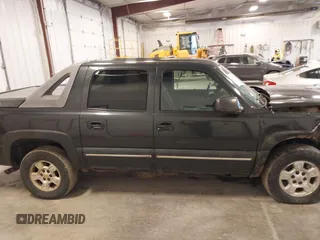 2003 Chevrolet Avalanche with VIN 3GNEC13T33G258707, listed as a IAAI auction lot 41911535 with 222,046 mi miles and . Bid and sale history available at DreamBid. Image 13.