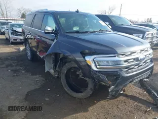 2022 Ford Expedition Platinum with VIN 1FMJU1MT4NEA00365, listed as a IAAI auction lot 41125340 with 60,080 mi miles. Bid and sale history available at carsss.com. Image 1.