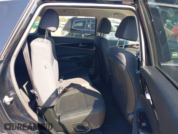 2019 Kia Sorento L with VIN 5XYPG4A38KG574269, listed as a IAAI auction lot 42003610 with 129,896 mi miles and . Bid and sale history available at DreamBid. Image 8.