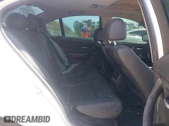 2011 BMW 3 Series 328i with VIN WBAPH7G55BNM59383, listed as a IAAI auction lot 41752644 with 1 mi miles. Bid and sale history available at carsss.com. Image 8.